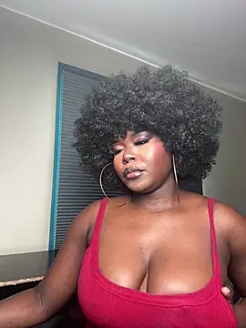 WomanNextdoor1 webcam