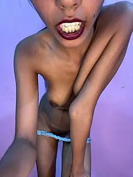 Small_Titss webcam