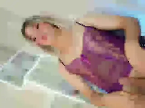 Hotsiren101 webcam
