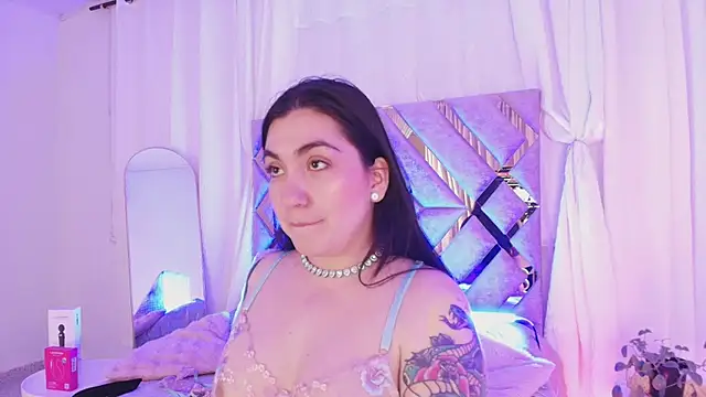 kathiajenner (F milf) - oil  on my ass💜❤💦