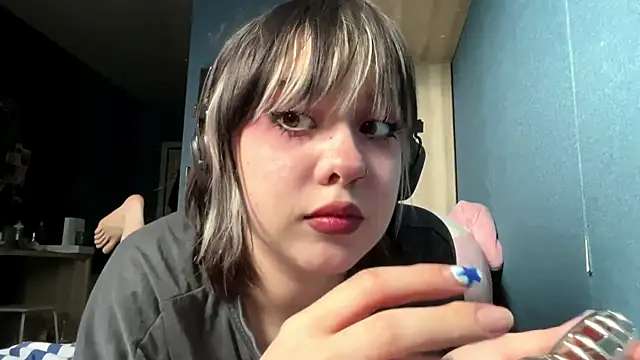 AueshaSimon webcam