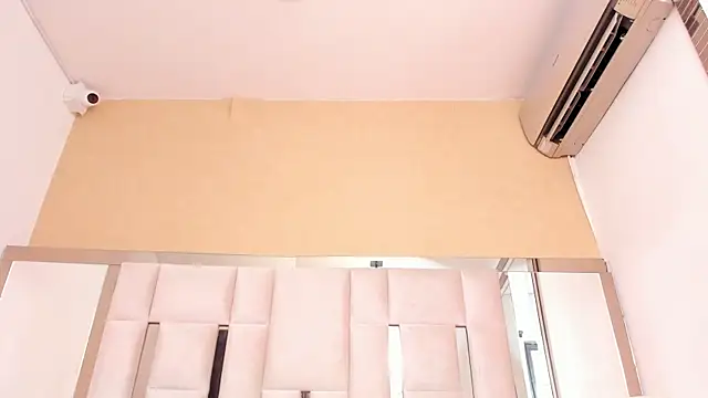 Spider_WebbedX webcam