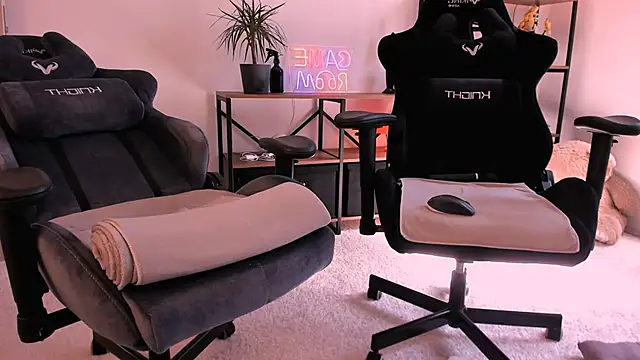 hotblonds webcam
