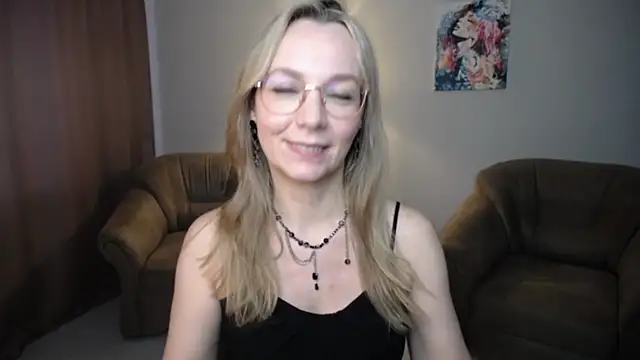 Ava_Elior webcam