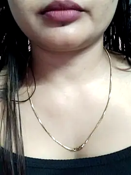 Wild-janvi webcam