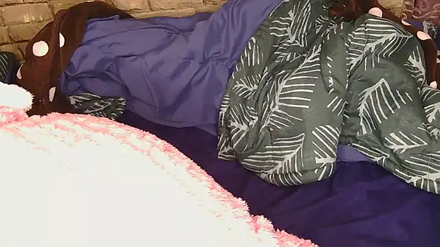 Sweethoneyglow webcam