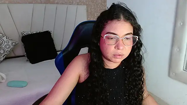 AliceSmity__ webcam