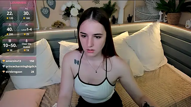 Maya_Winters webcam
