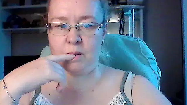 viola27 - Viola27's free webcam - UK Sex Cams