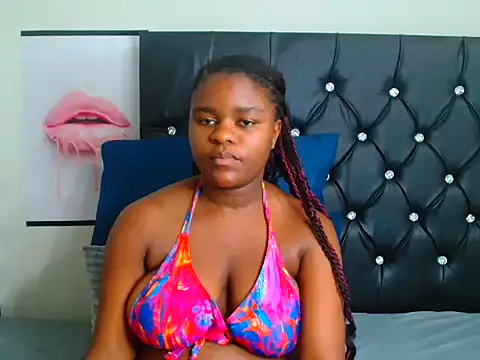 MahoganyEnchanted webcam