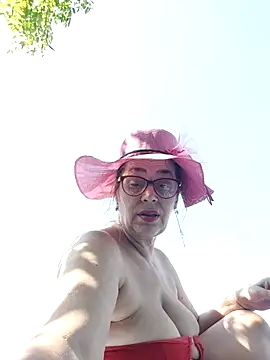 Love_Tina_Forever webcam