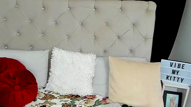 Sweet_Candyy__ webcam