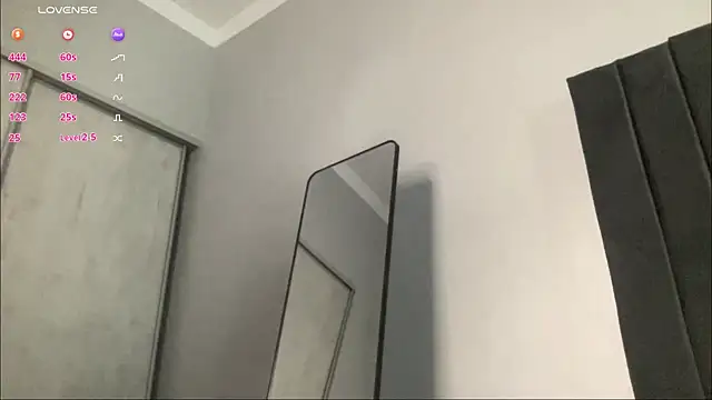 mistybunnyy live cam on StripChat