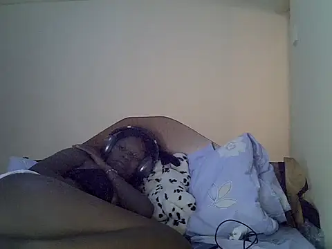GoldenEbony1 webcam
