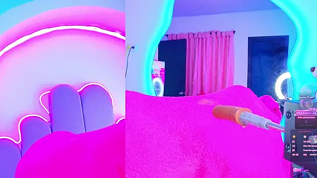 NathaxaLeans webcam