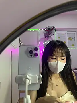 Lov3lily live cam on StripChat