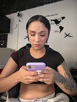 Isabella-Teen live cam