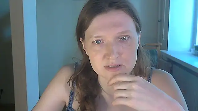 Holistic_woman webcam
