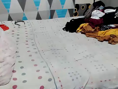 Trish_CurveCock webcam