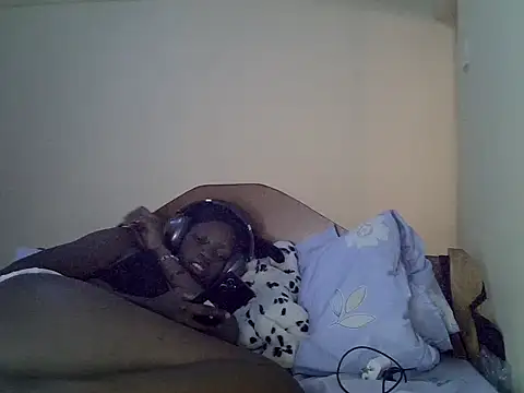 goldenebony1 - GoldenEbony1's free webcam - UK Sex Cams