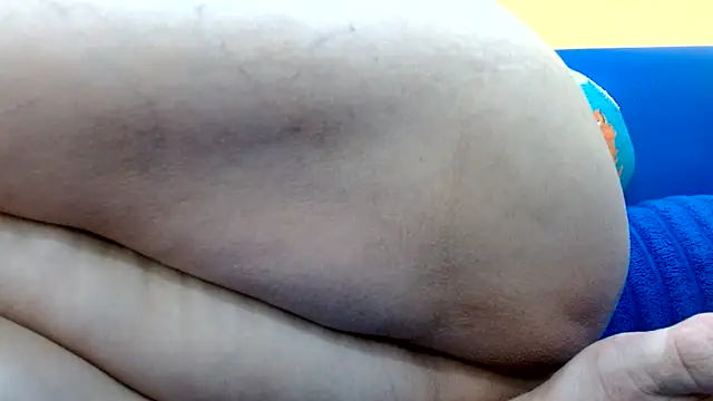 thebesthairypussy2 webcam