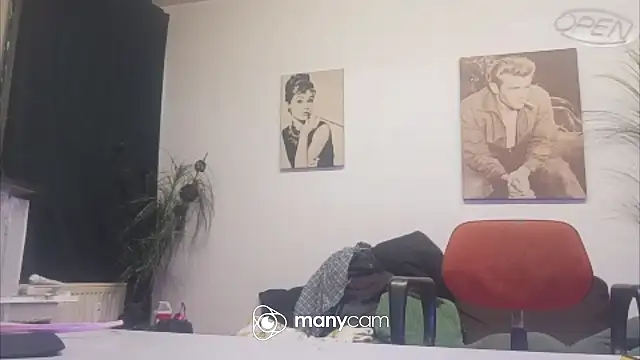 der_dino30 live cam on StripChat