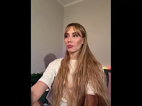 plugmyHDMI live cam on StripChat