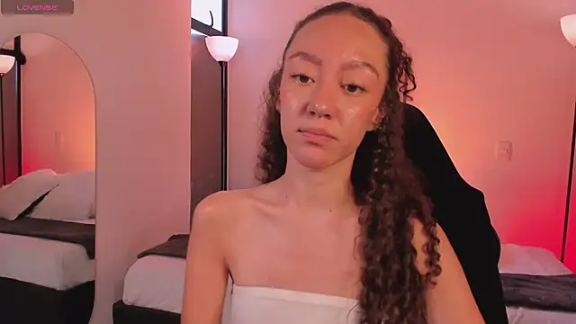 ChloeMoreti webcam