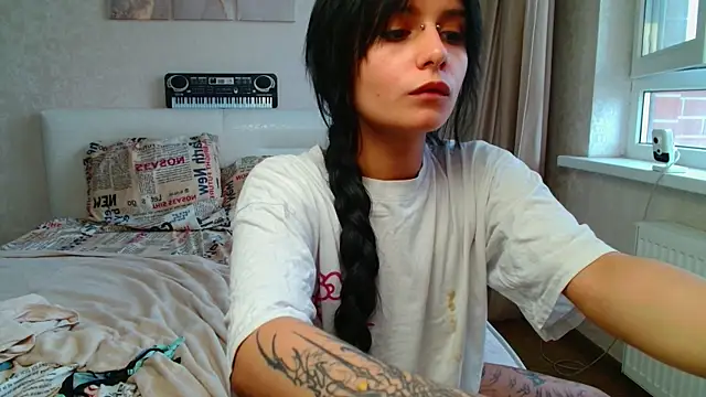 The_Slutty_Fox webcam