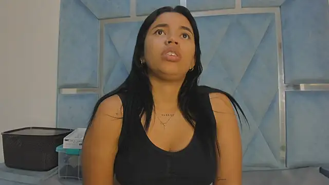Lucy_asm webcam