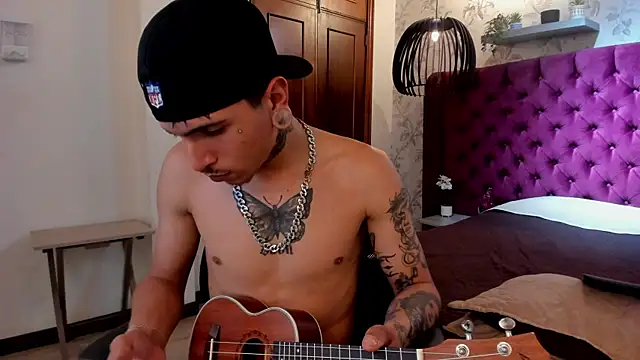 Valentino_Knox webcam