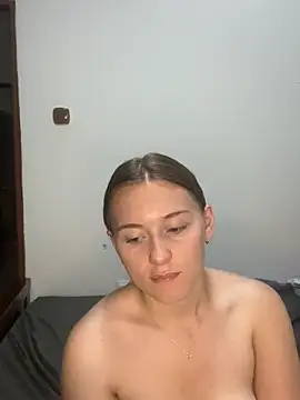 FlirtySophiaa webcam