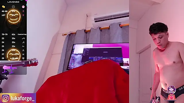 EthaanNova webcam