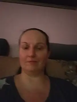 BustyLadyAlma webcam