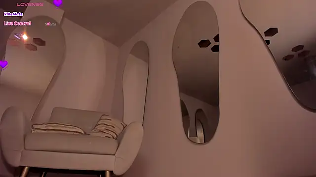 MaryLewis_ webcam