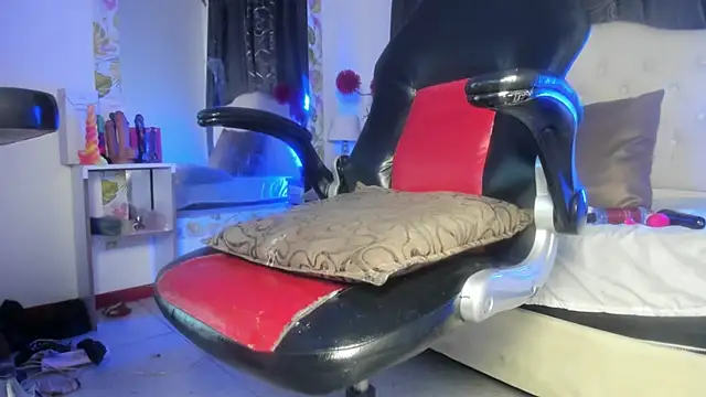 Strella_ferrera webcam