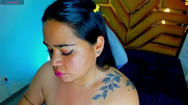 Violett_Cinnamon webcam