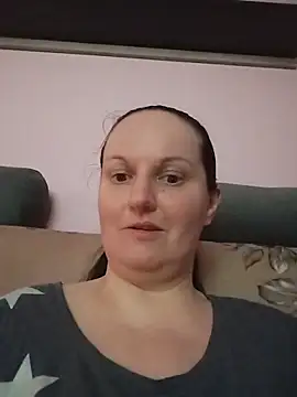 BustyLadyAlma webcam
