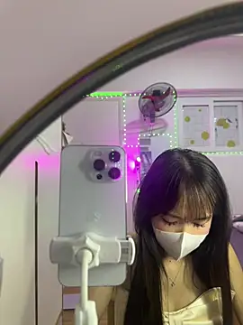 Lov3lily webcam