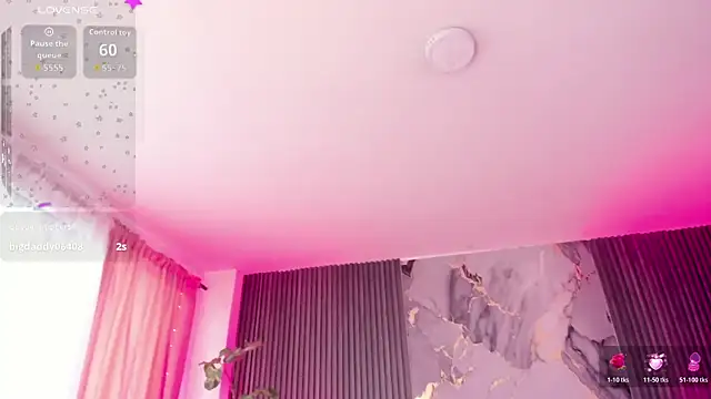 CarolineFyre webcam