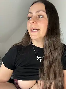 Loella-Rose webcam