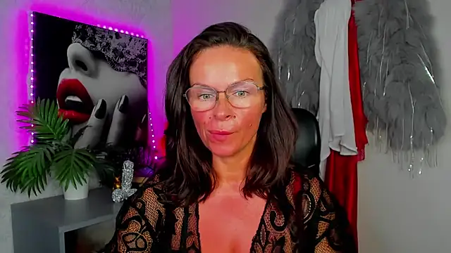 HelenLuxx webcam