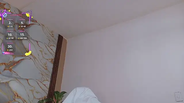 ahvi_ebony webcam