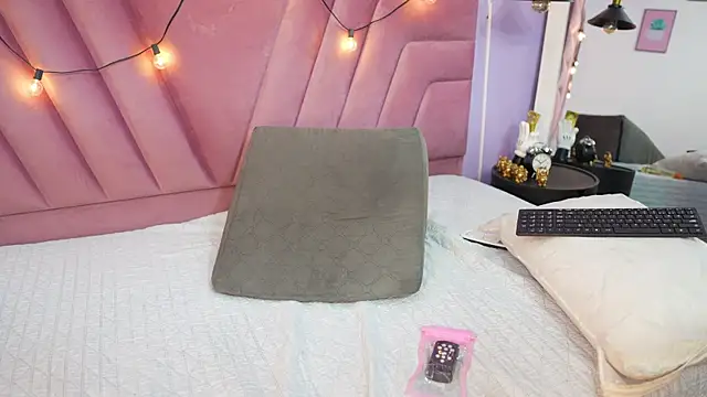 kinkyandsavage webcam