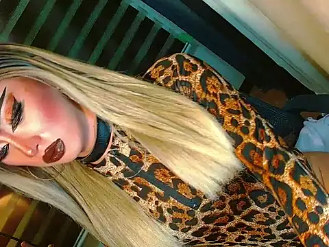 HOLLYWOOD_QUEEN_88 webcam