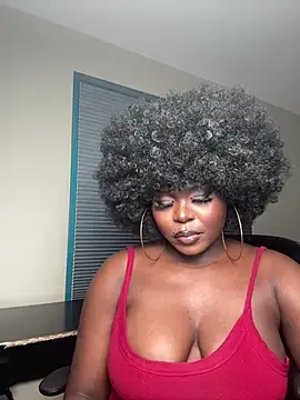 WomanNextdoor1 webcam
