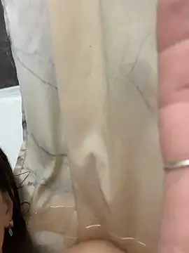 LilyIrons webcam