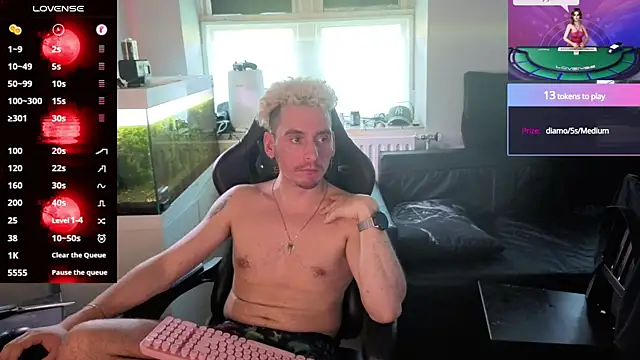 Rayzel_White webcam