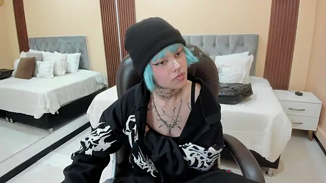 Bela_Craxkerr webcam
