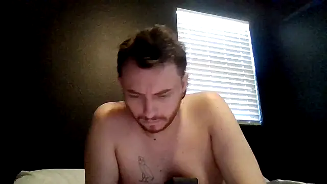 Cloudyydayzz webcam